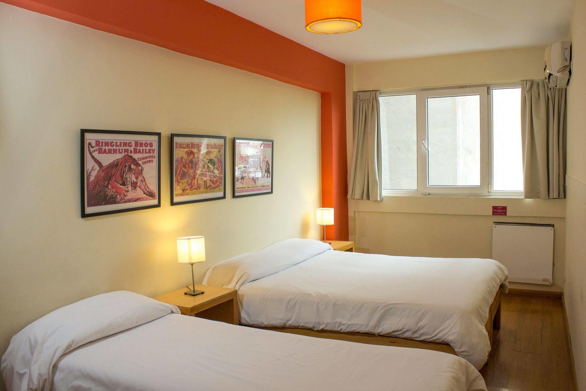 Circus Hostel ブエノスアイレス エクステリア 写真