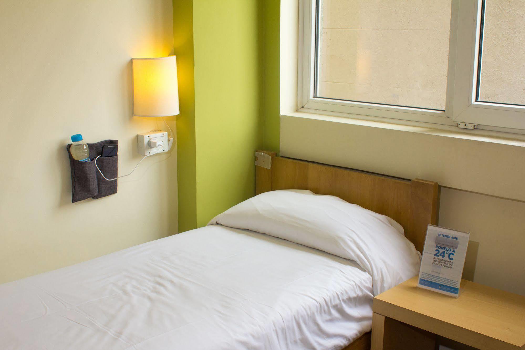 Circus Hostel ブエノスアイレス エクステリア 写真