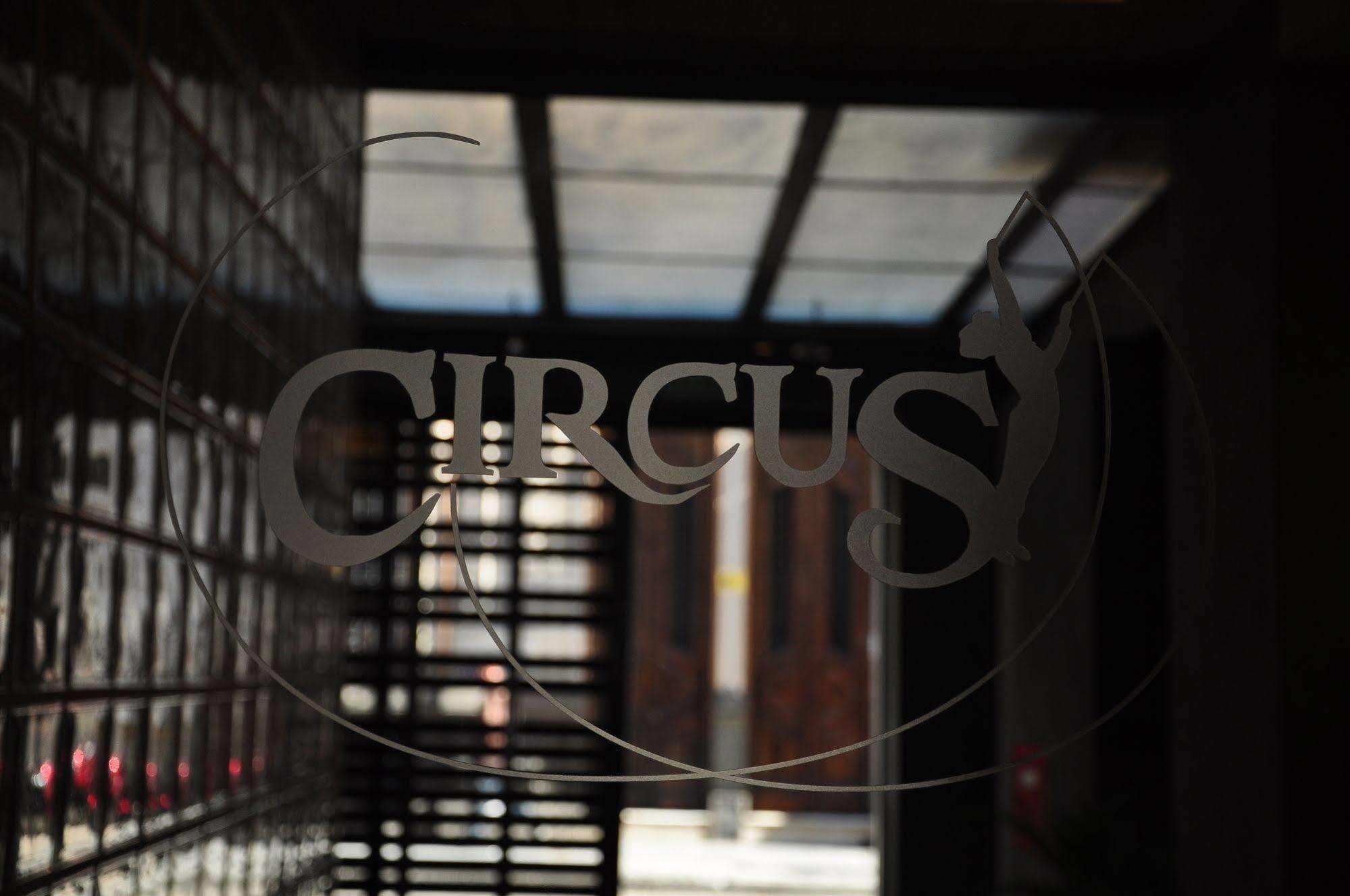 Circus Hostel ブエノスアイレス エクステリア 写真