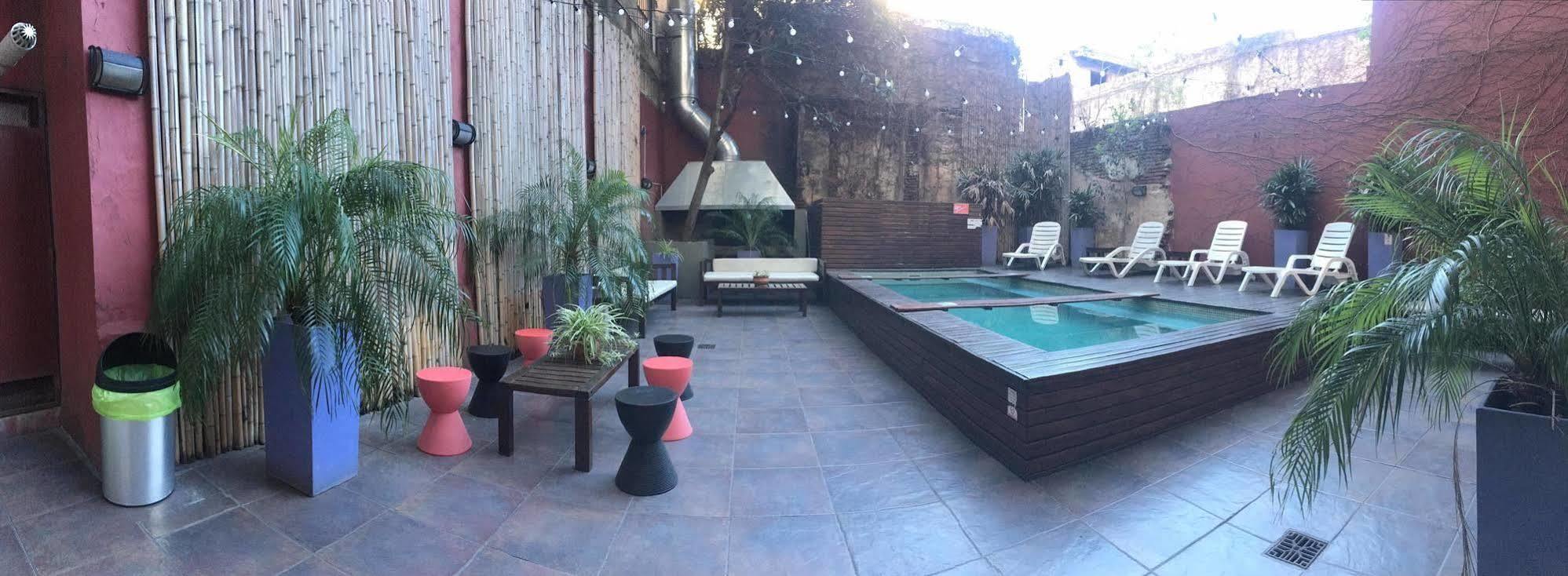 Circus Hostel ブエノスアイレス エクステリア 写真